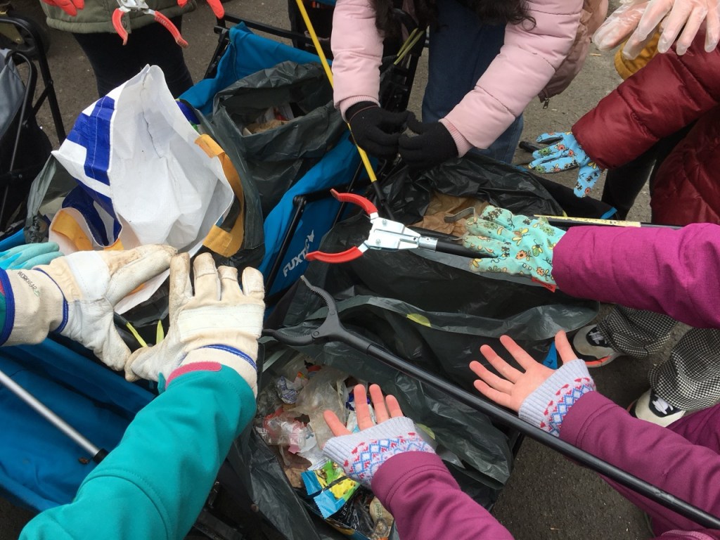 Fleißige Hände der 3a sammelten jede Menge Abfall