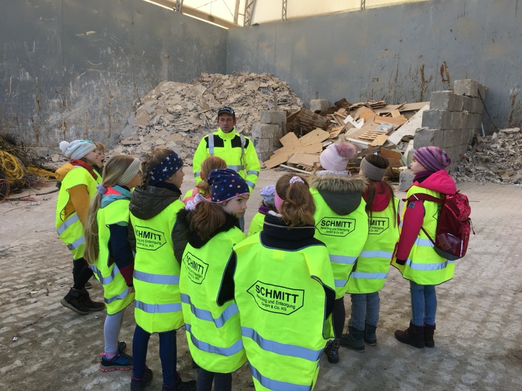 Klasse 3a: Führung in der Firma Schmitt Recycling & Entsorgung